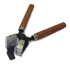 Lee Round Flat Nose Rifle Mould - Double Cavity (Handles Included) .225" 55 gr